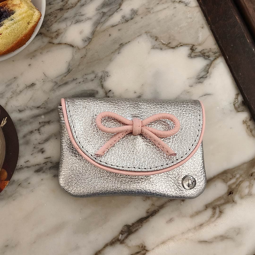 MONEDERO TARJETERO JULIETTE PLATEADO CON ROSA