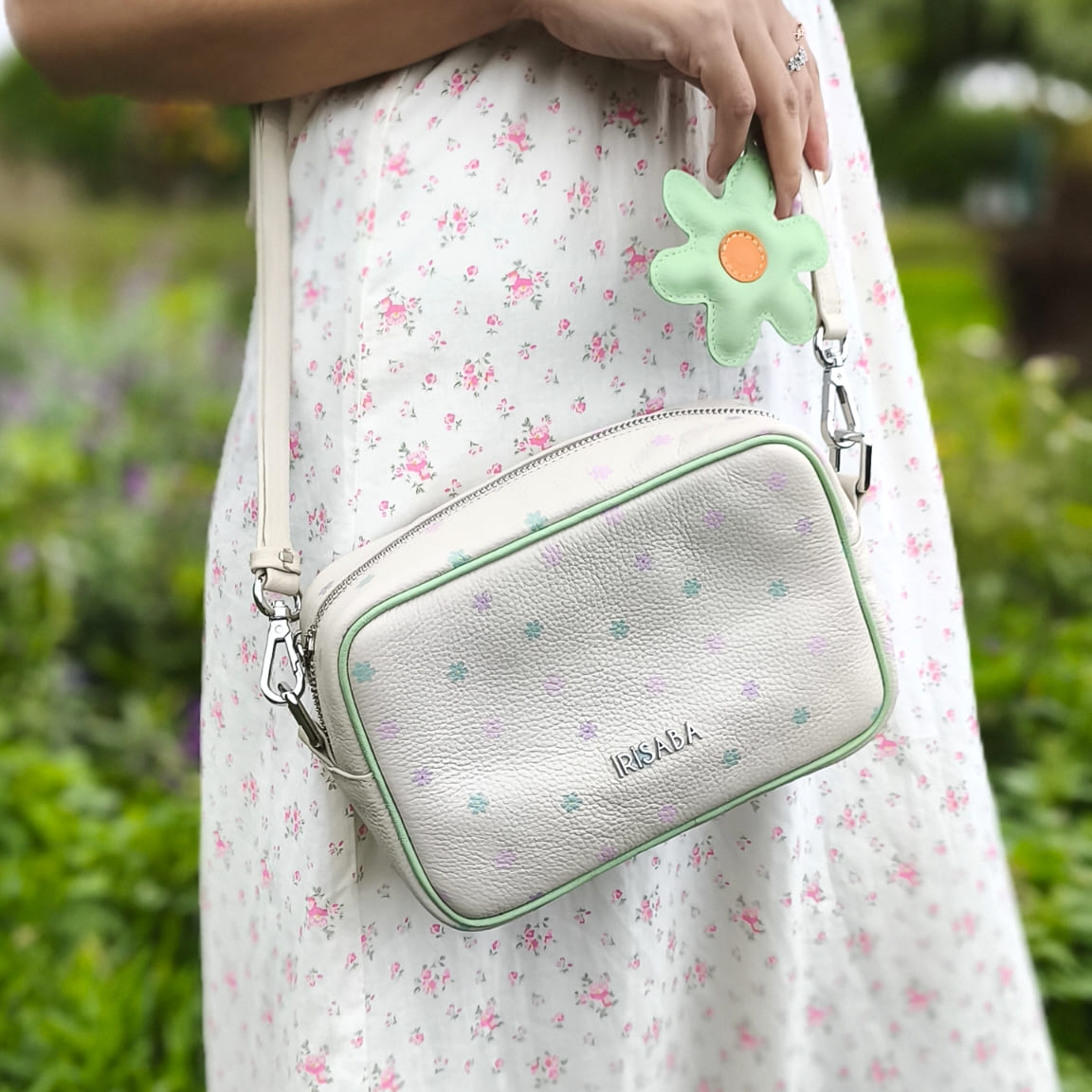 CARTERA MAGNOLIA CON VERDE MENTA