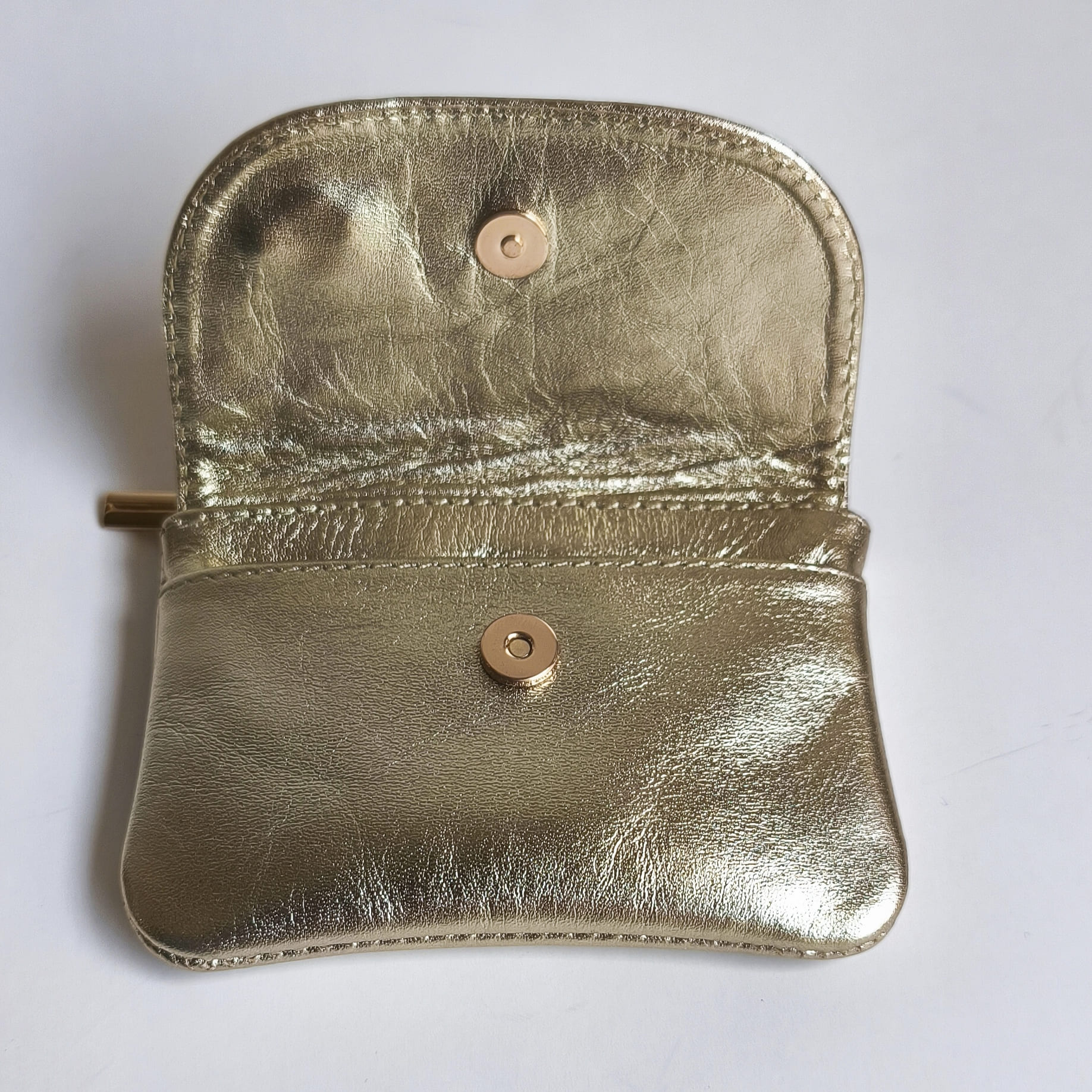 MONEDERO TARJETERO SERENA DORADO.