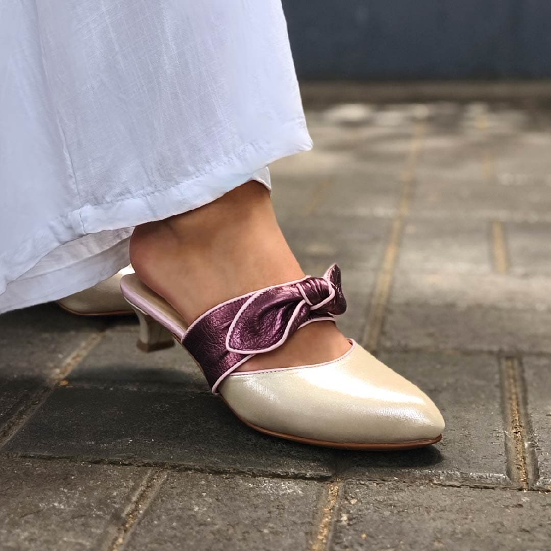 TACONES LIA CHAMPAGNE CON BURGUNDY METALIZADO