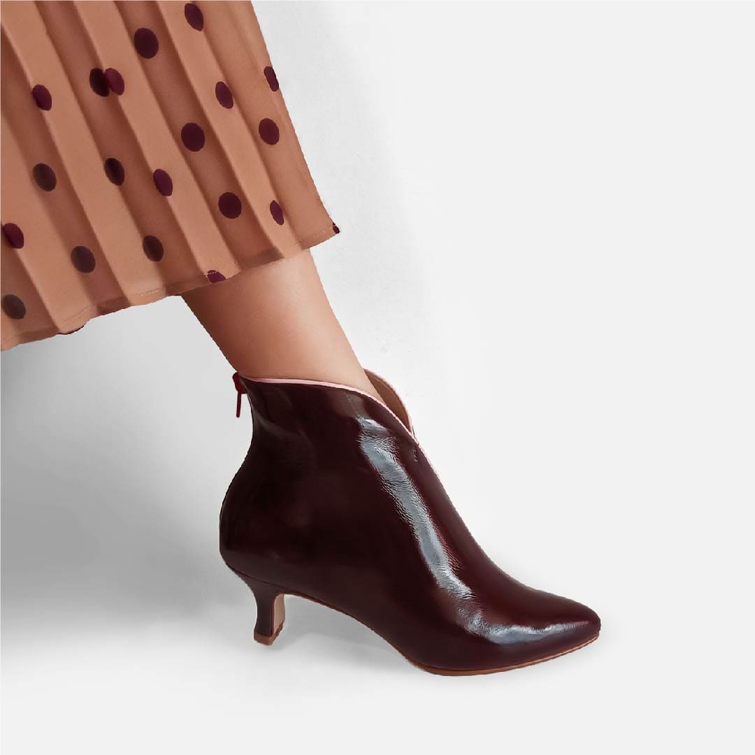 BOTINES CATALINA BURGUNDY CON ROSA