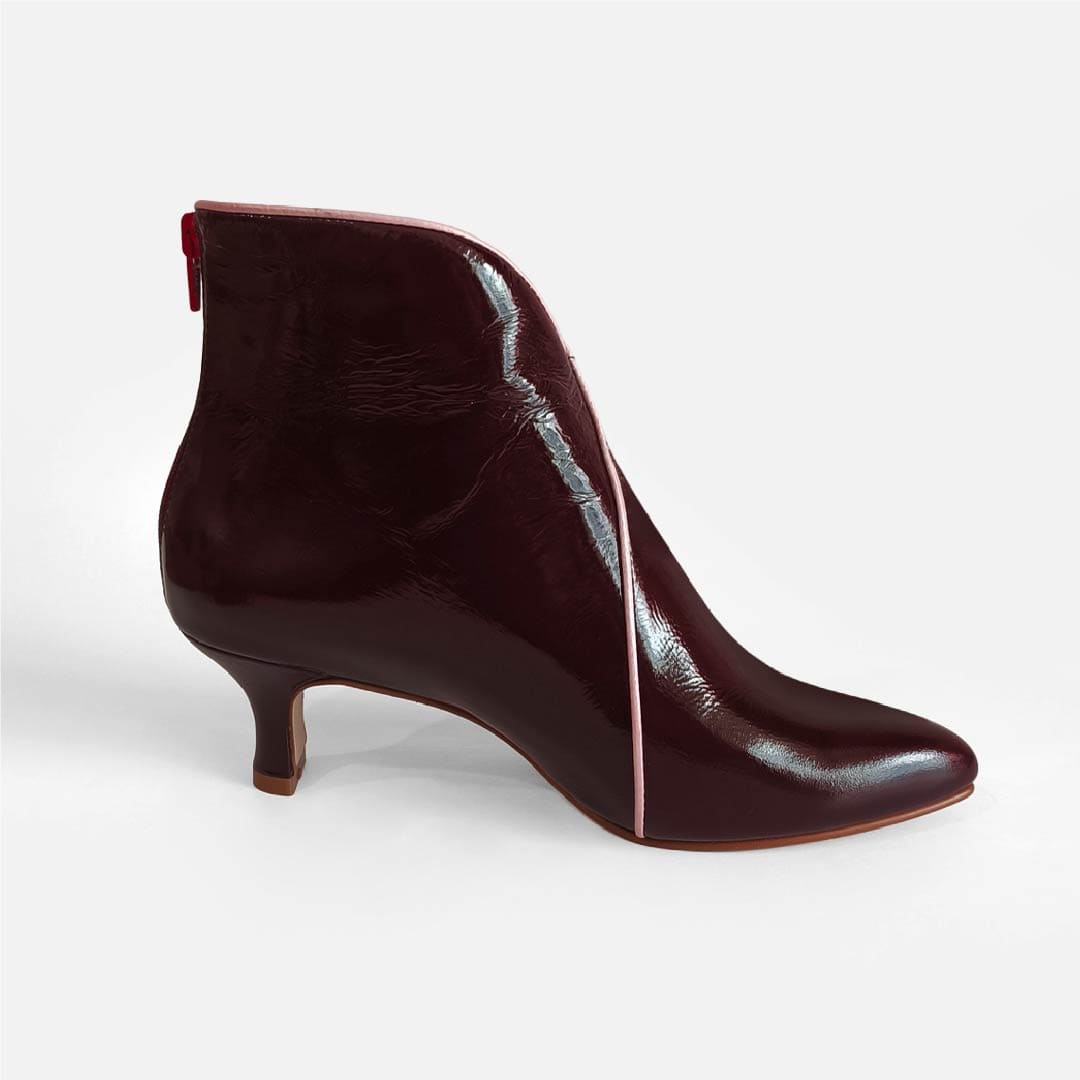 BOTINES CATALINA BURGUNDY CON ROSA