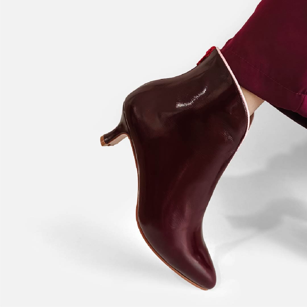 BOTINES CATALINA VINO CON ROSA