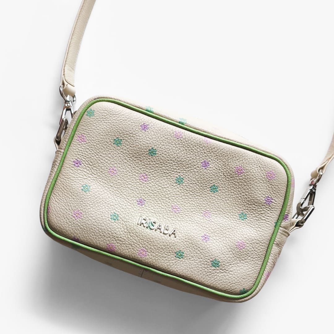 CARTERA MAGNOLIA CON VERDE MENTA